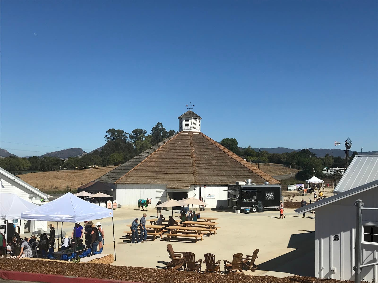 Octagon Barn Center - Image 1