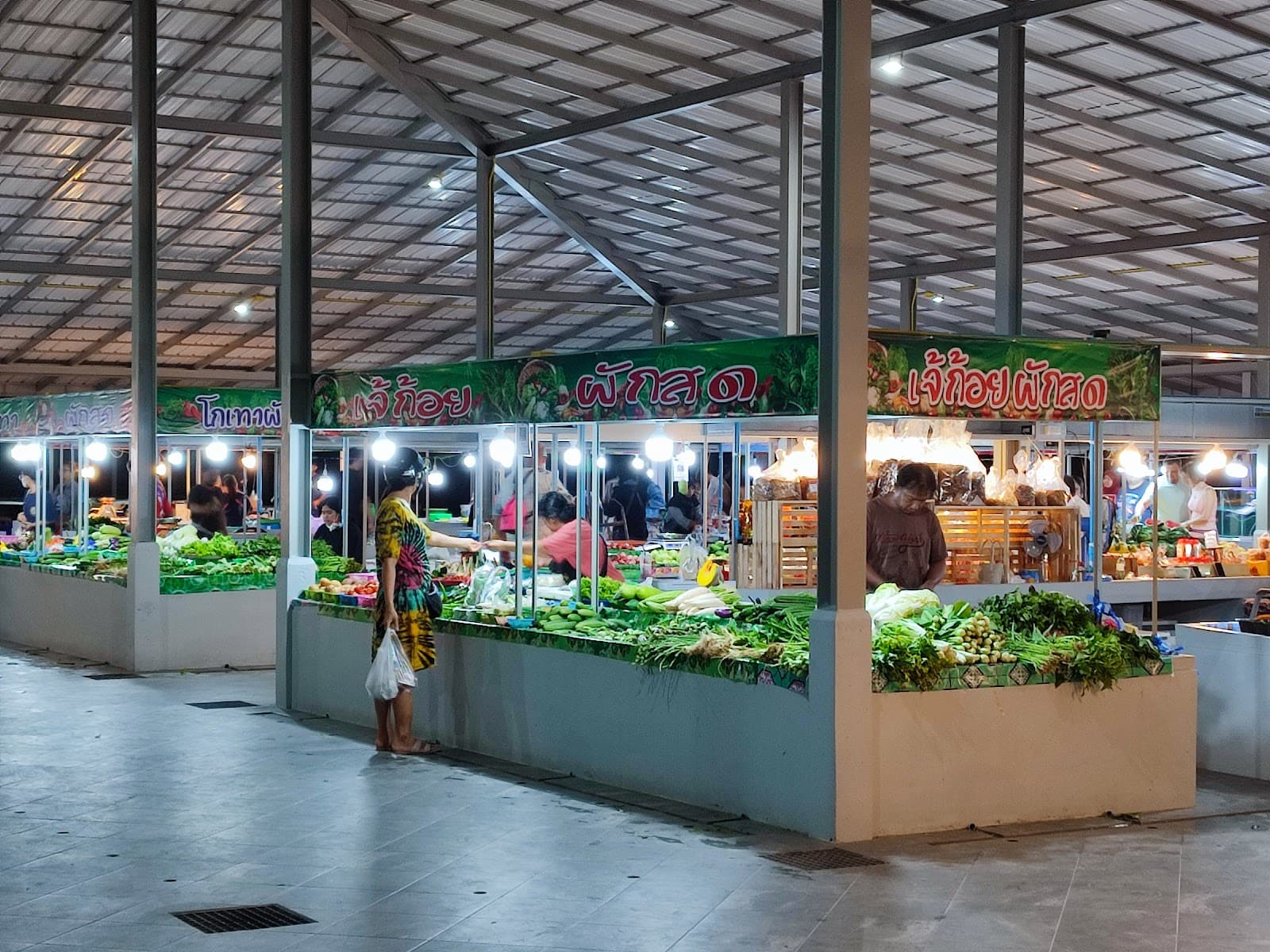 Kamala Night Market - Image 1