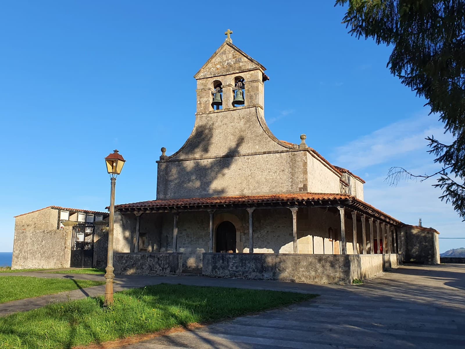 Santa María de Gobiendes (Pre-Romanesque Church) - Image 1
