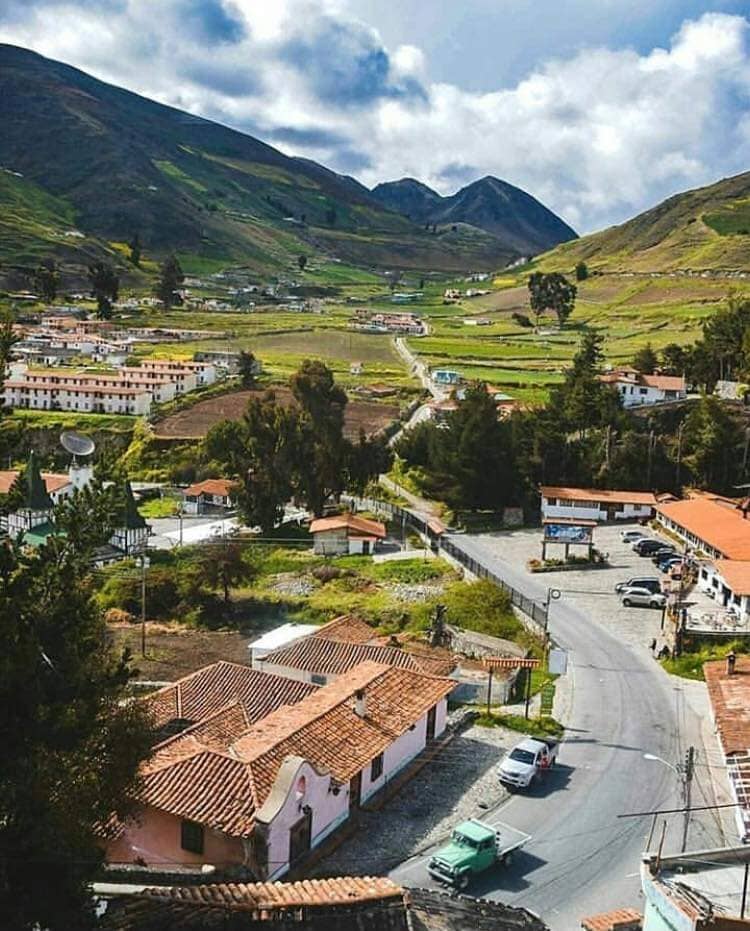 Scenic Andean Landscapes