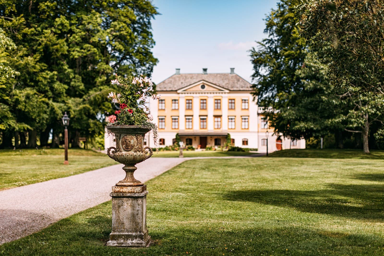Hellekis Säteri & Gardens - Image 1