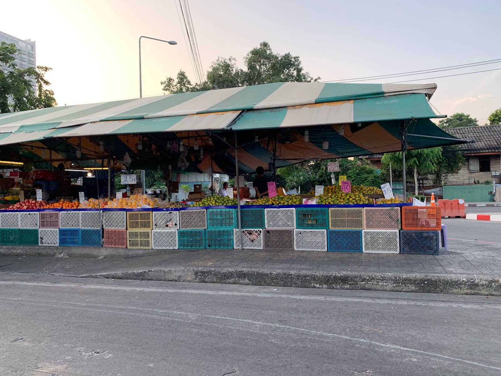 Local Market Atmosphere