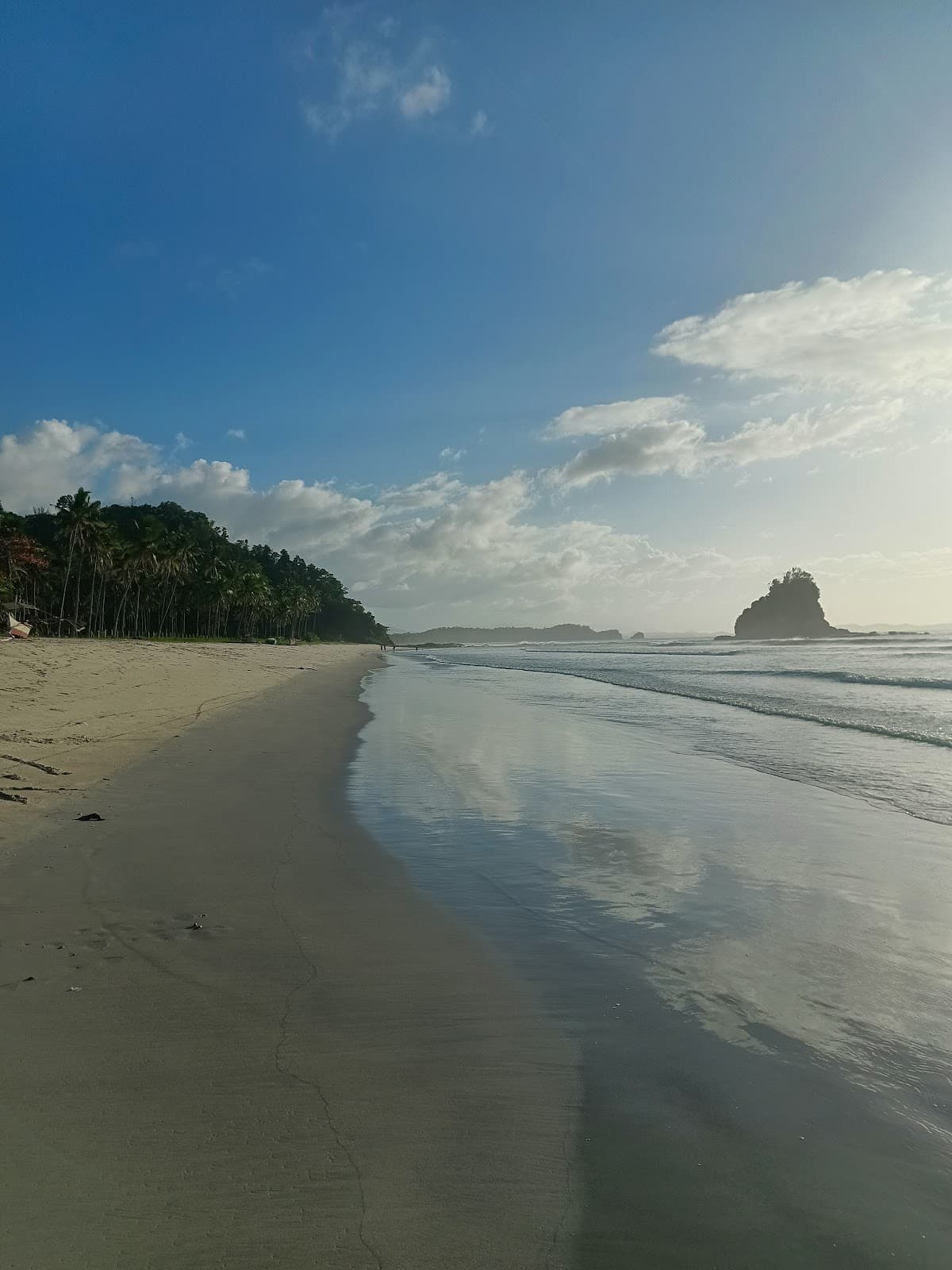 Alimanguan Beach - Image 1