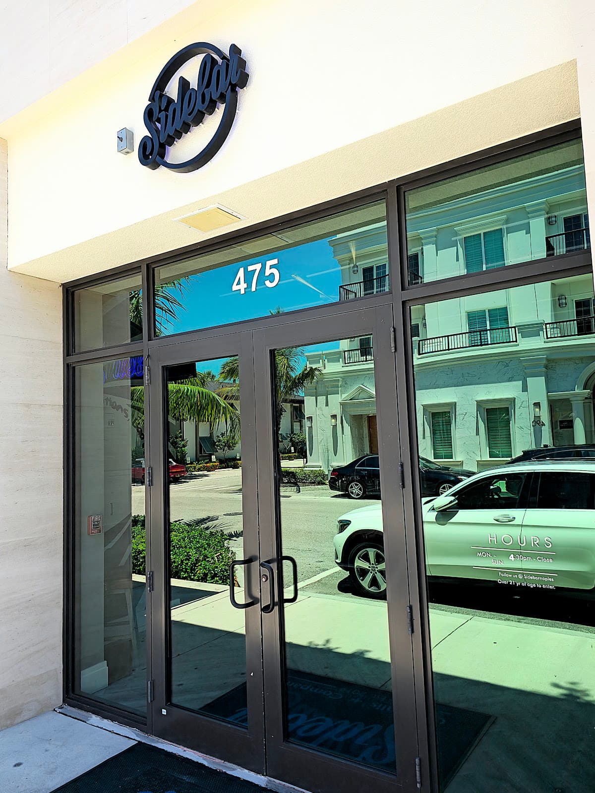 Side Bar Naples - Image 1