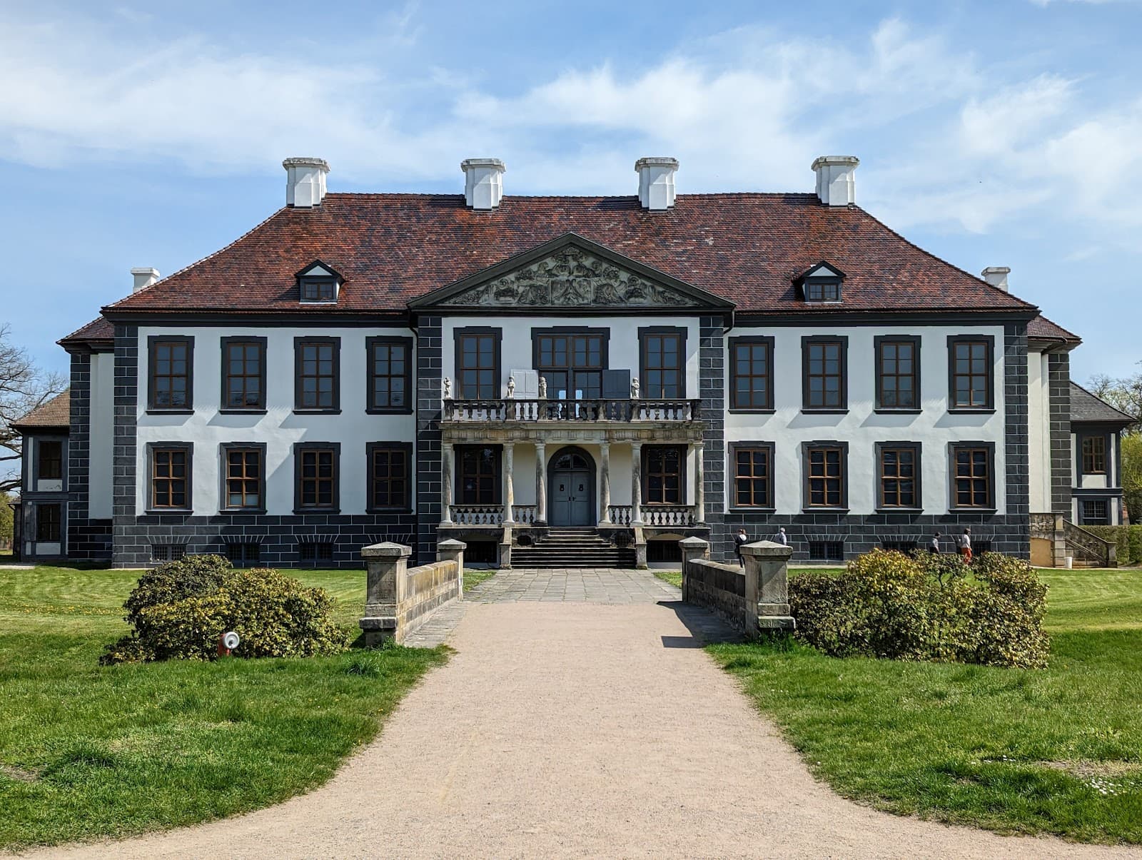 Oranienbaum Palace and Park - Image 1