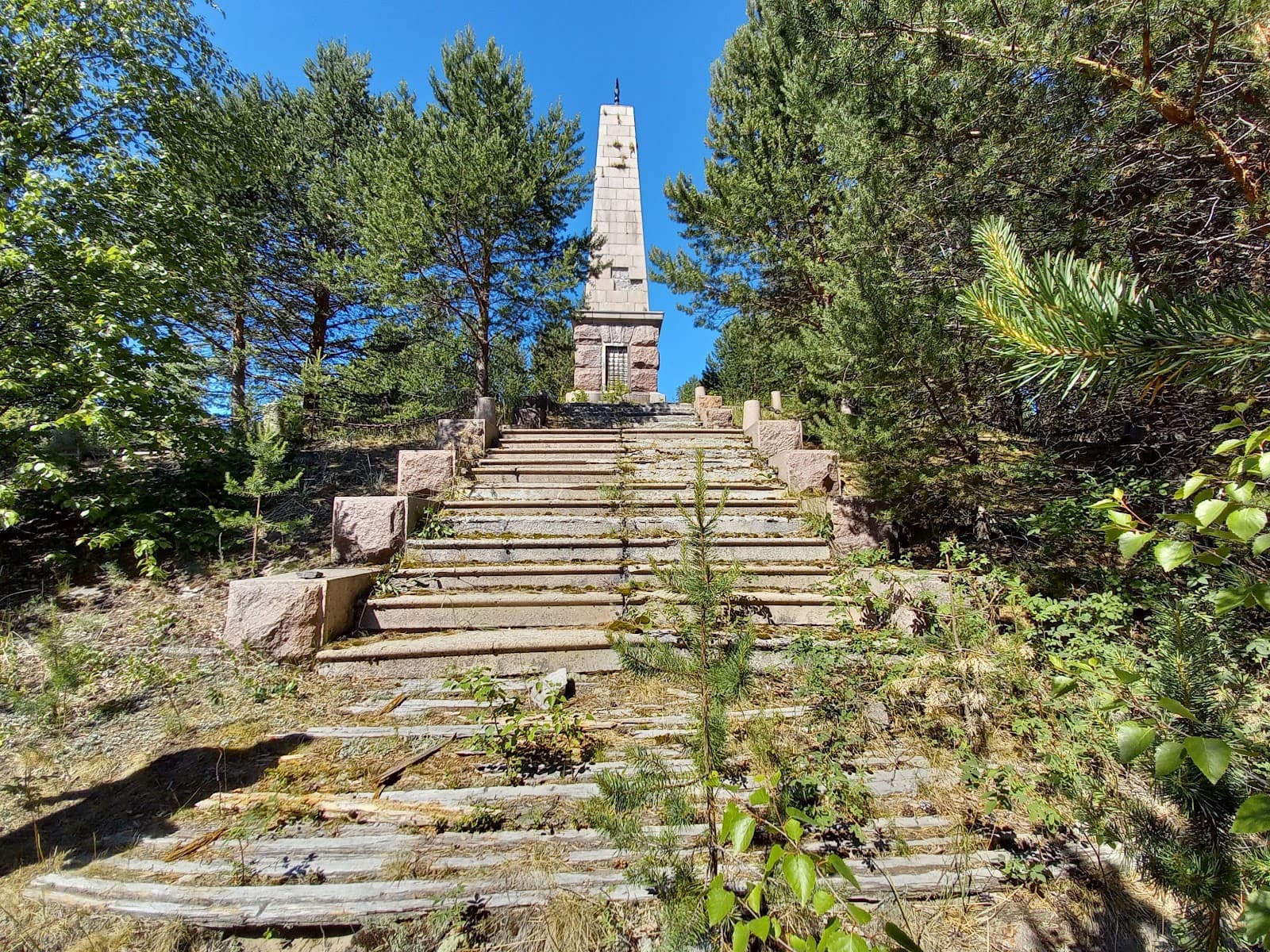 Mudyug Island Museum and Lighthouse - Image 1