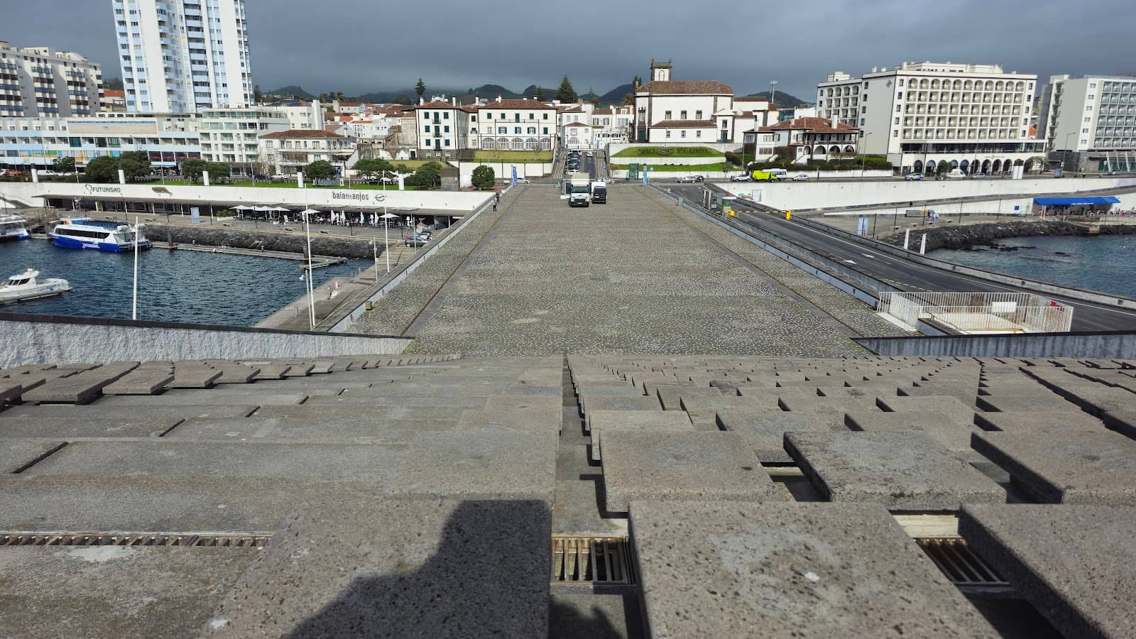 Local Eateries & Bars