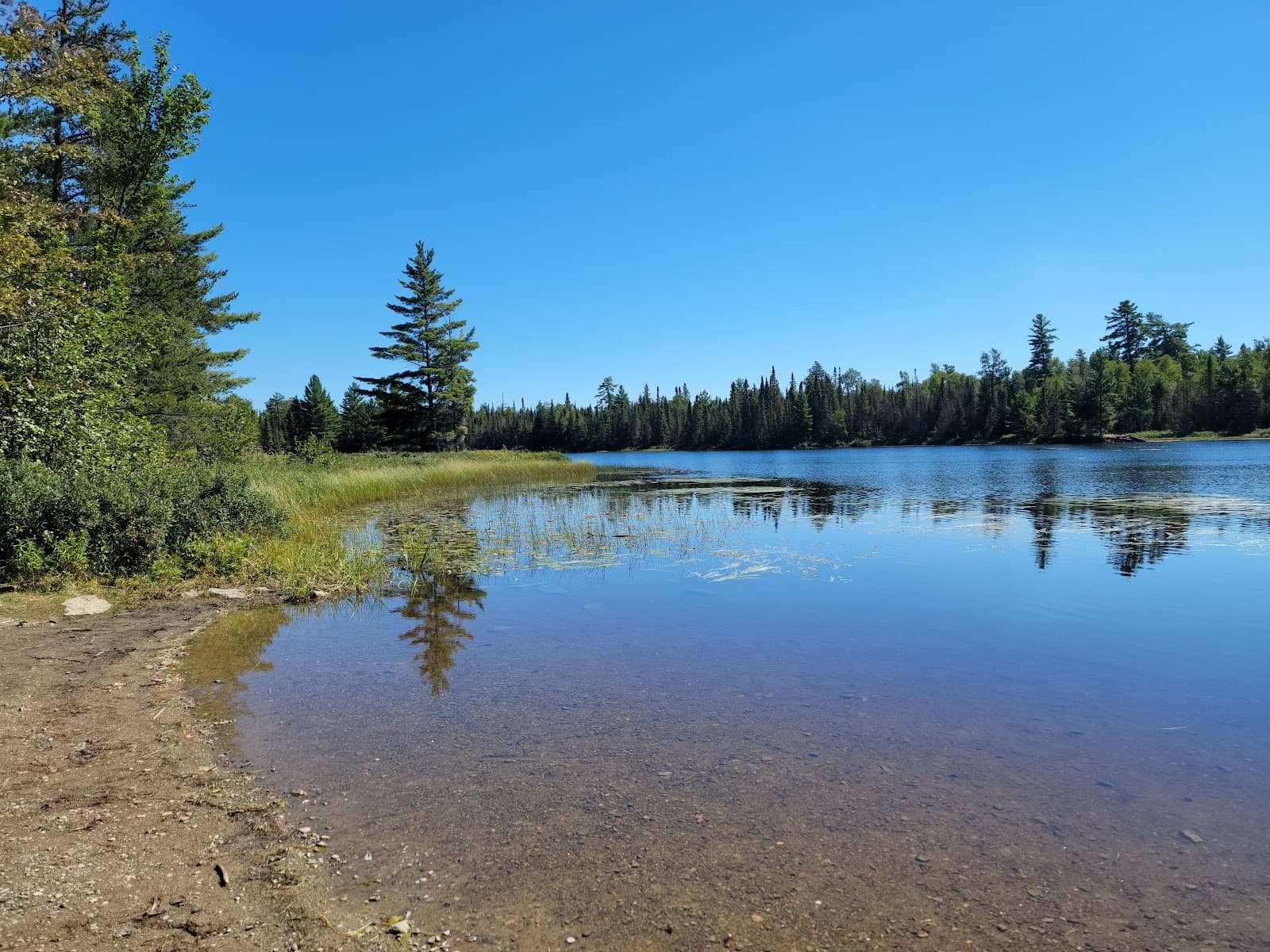 Lake One & Number Chain - Image 1