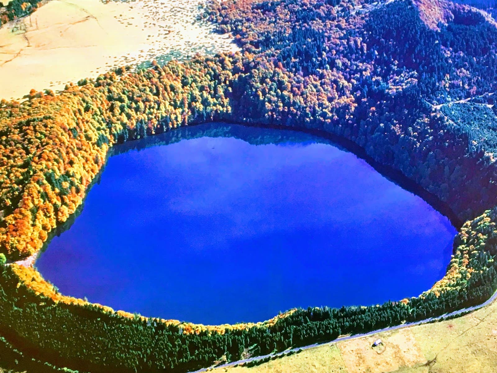 Lac Pavin - Image 1
