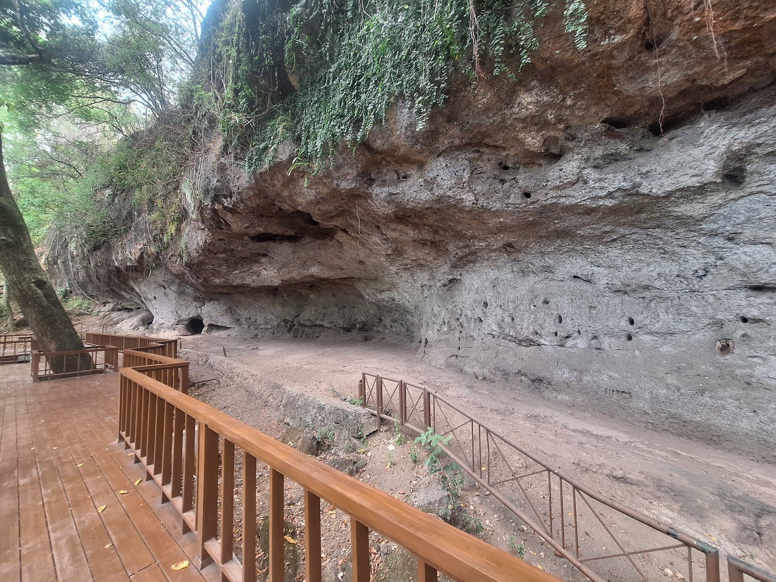 Angono-Binangonan Petroglyphs - Image 1