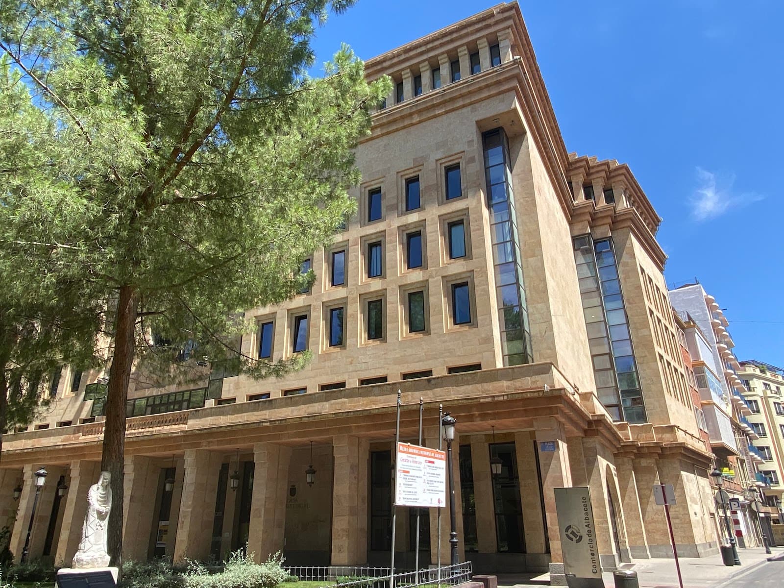 Ayuntamiento de Albacete (City Hall) - Image 1