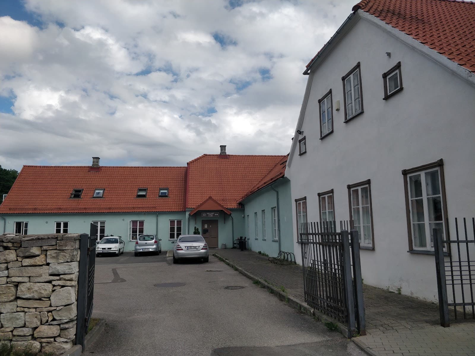 Kuressaare Central Square - Image 1