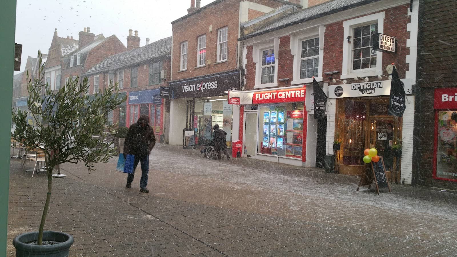 Live Music & Buskers