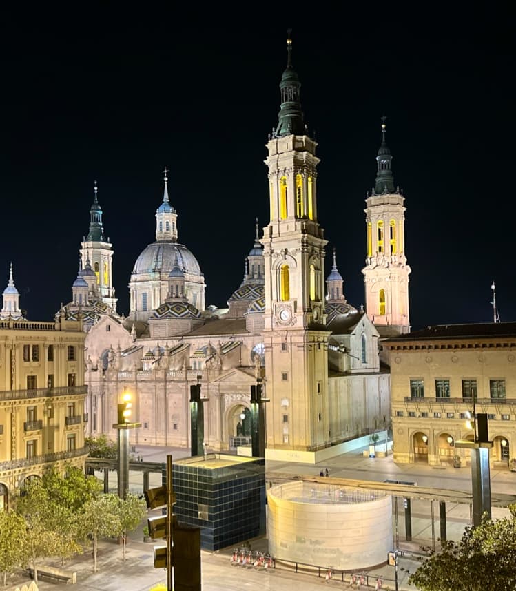 Basílica de Nuestra Señora del Pilar - Image 1