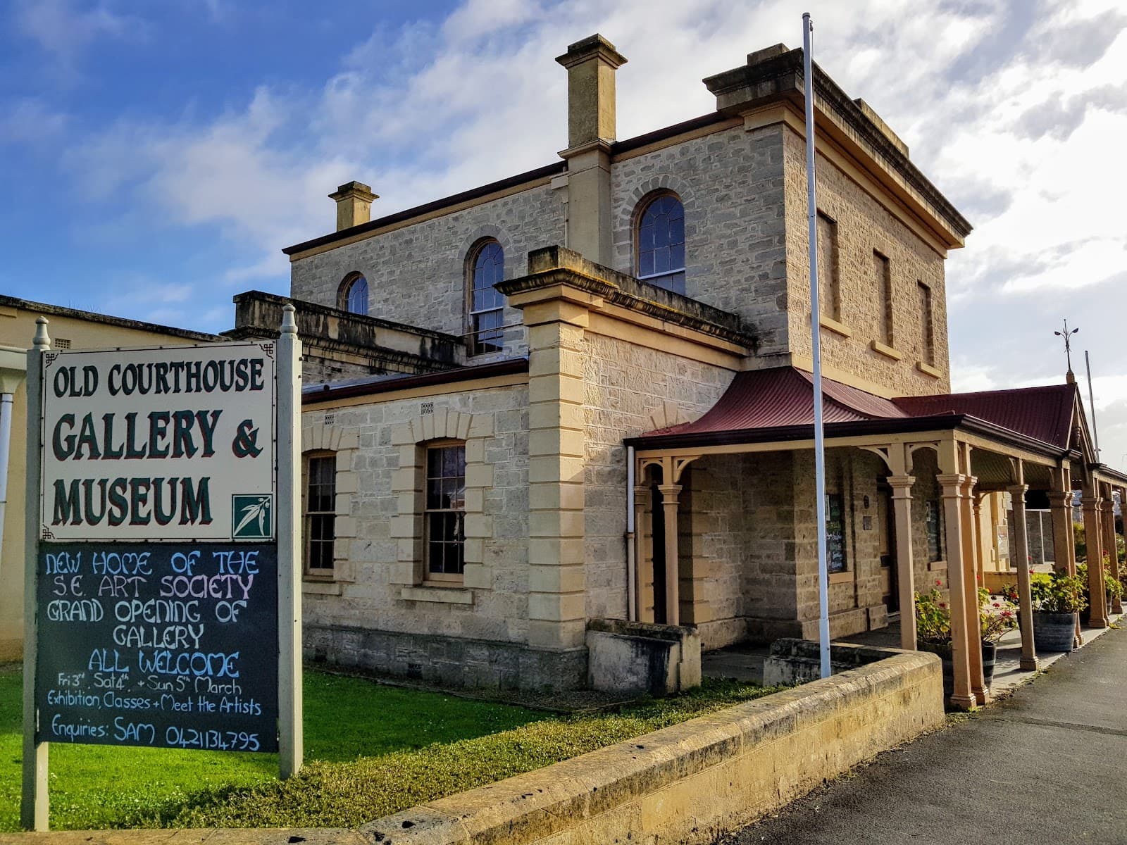Old Courthouse Mount Gambier - Image 1