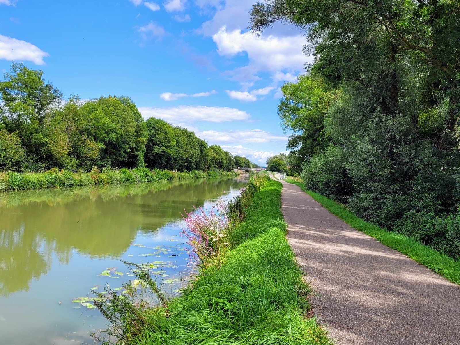 Doubs & Canal Promenade - Image 1