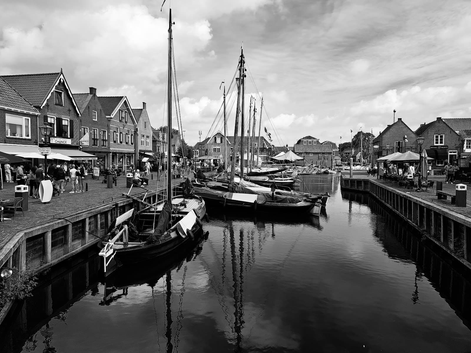 Spakenburg Harbour - Image 1