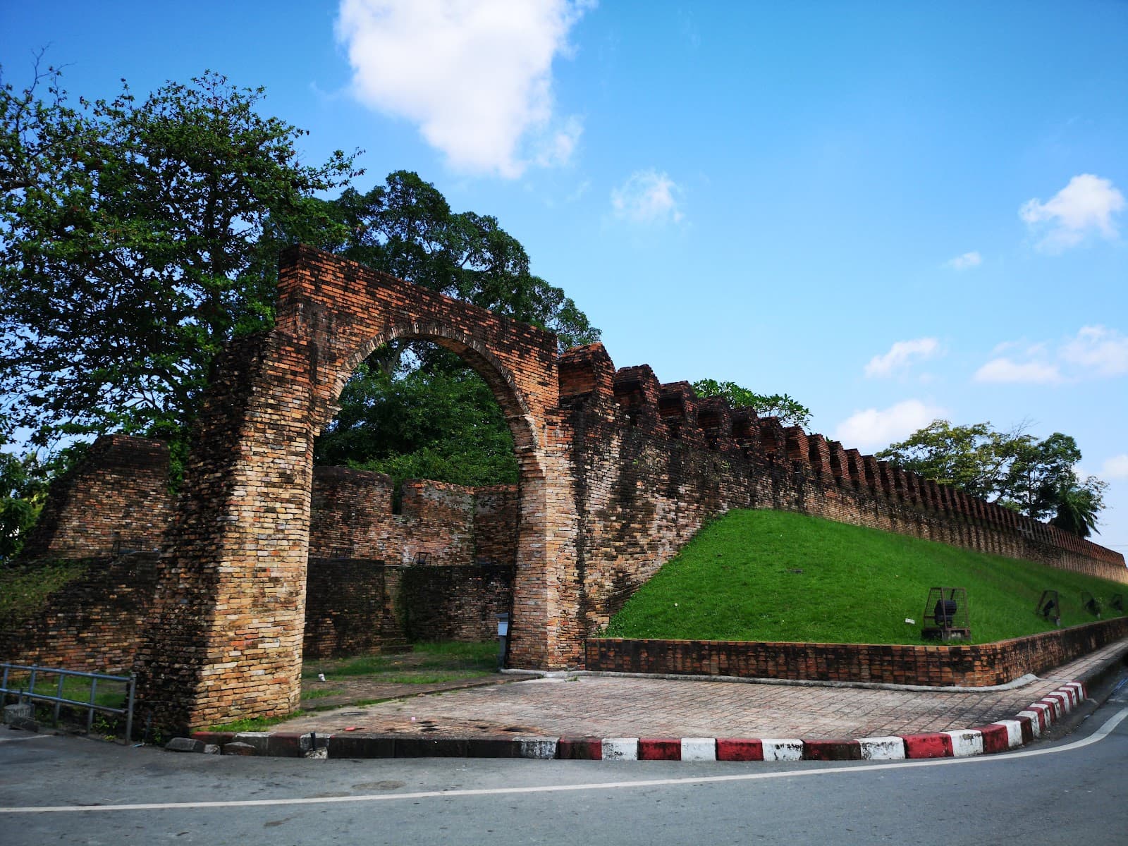 Nakhon Si Thammarat Cultural Street - Image 1