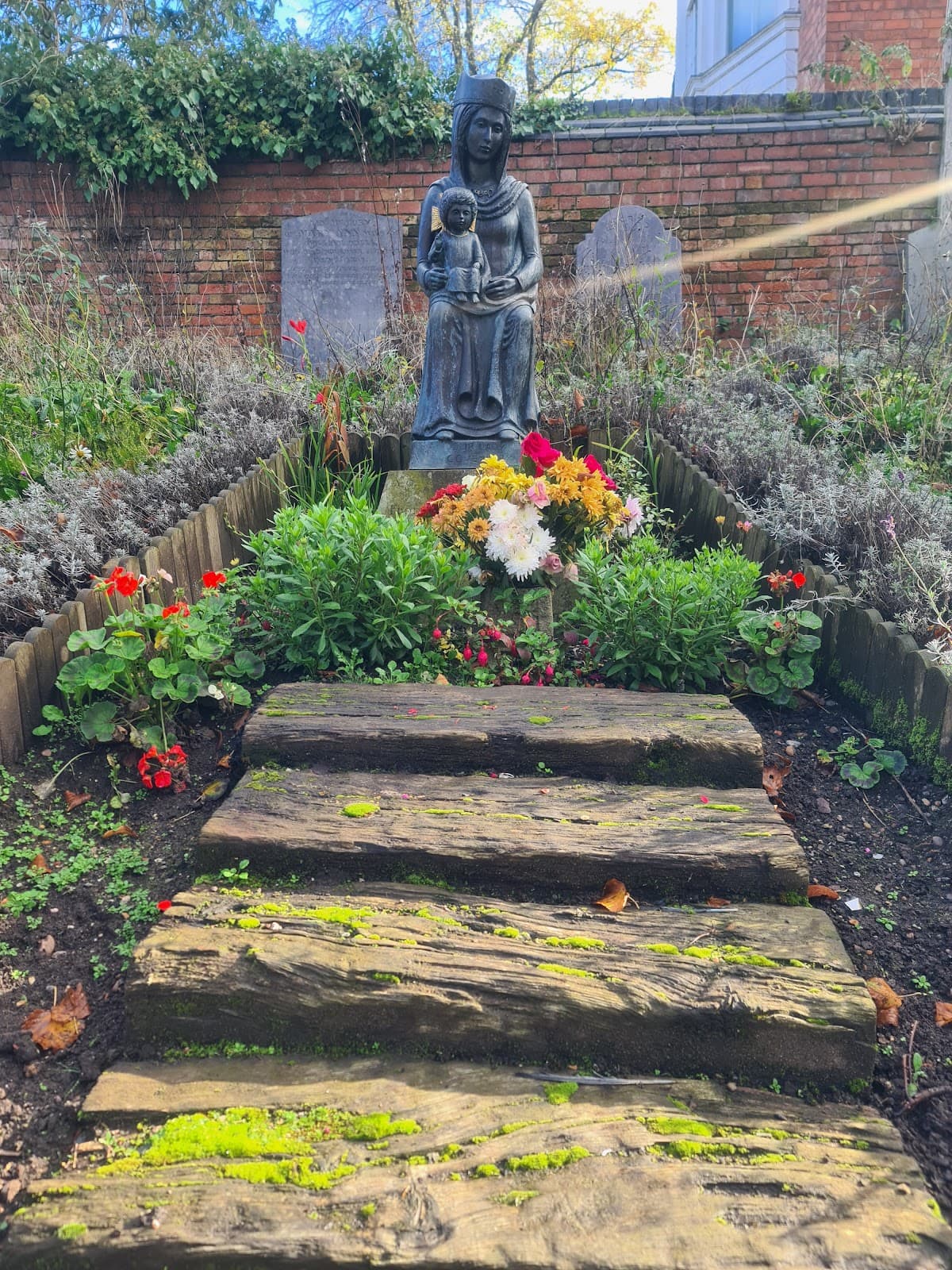 Priory Gardens and Ruins Coventry - Image 1