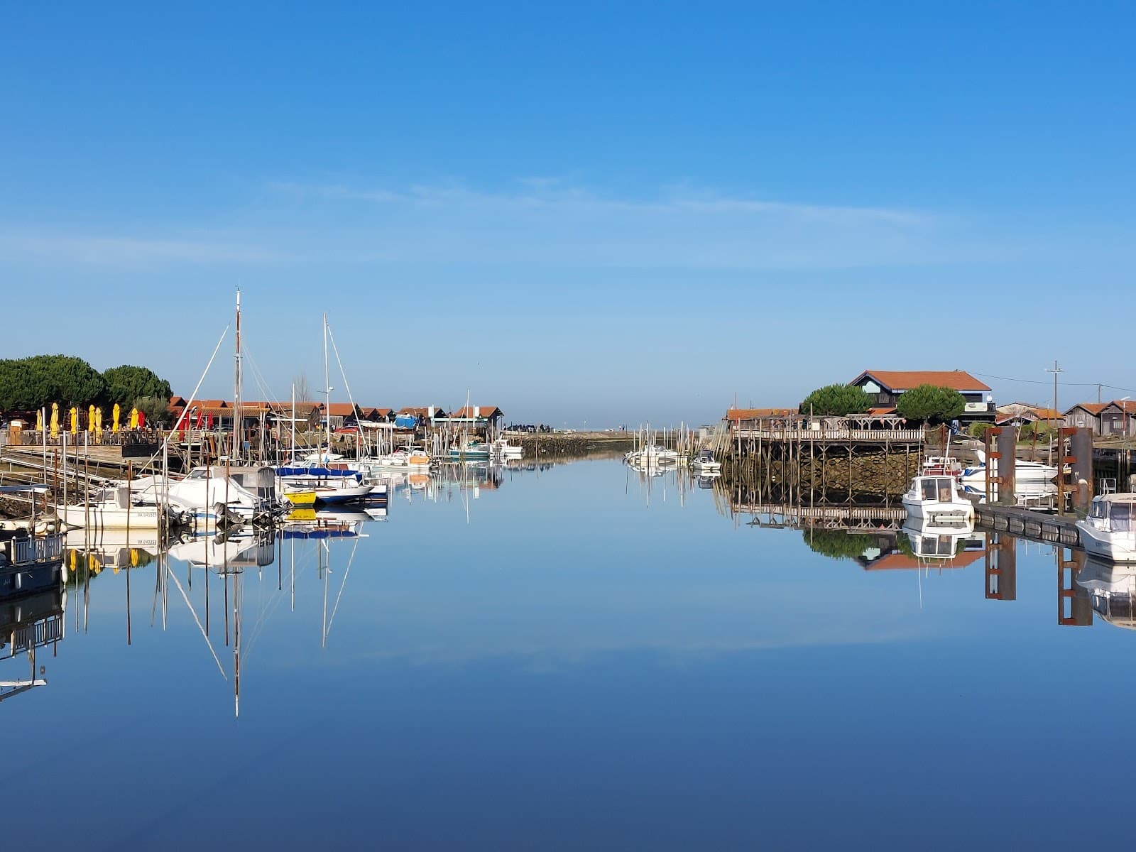 Oyster tasting cabins (Port de Larros) - Image 1