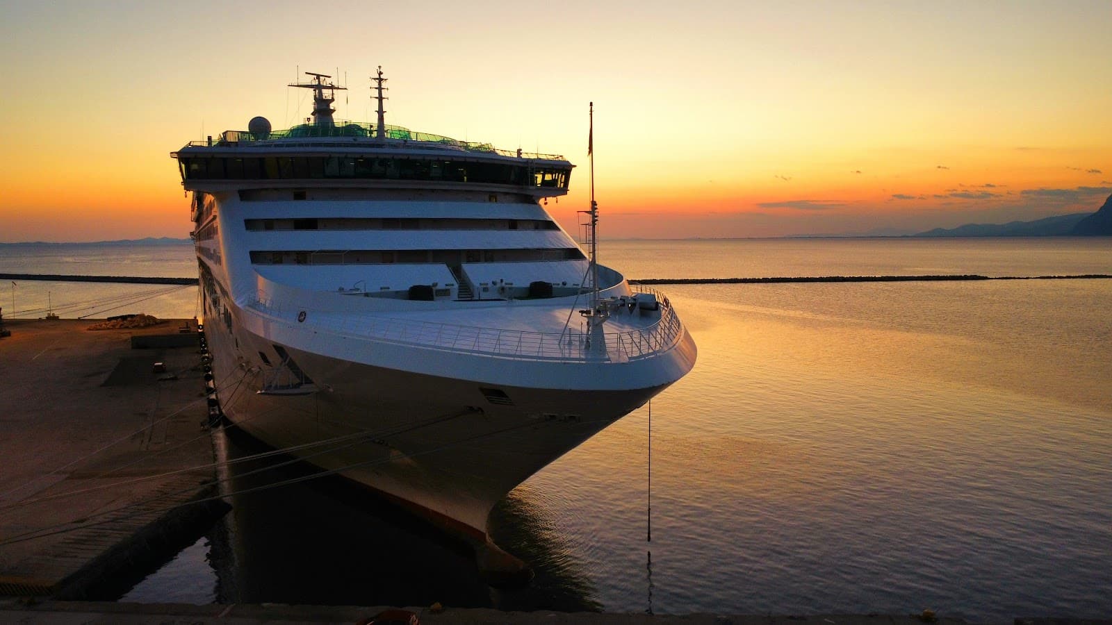 Old Port Promenade - Image 1