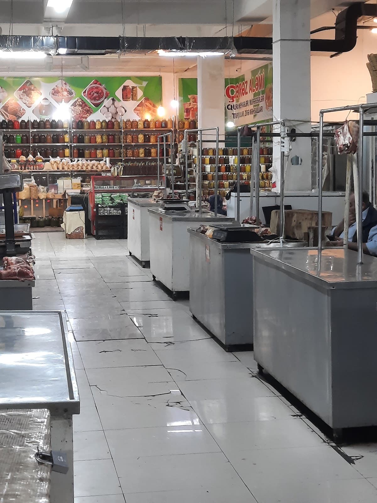 Teze Bazar Baku - Image 1