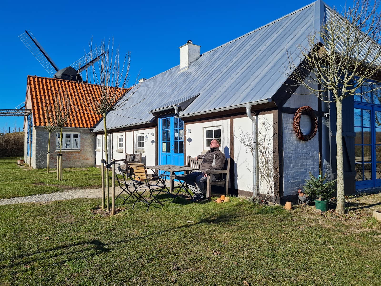 Atmospheric Cafe & Shop