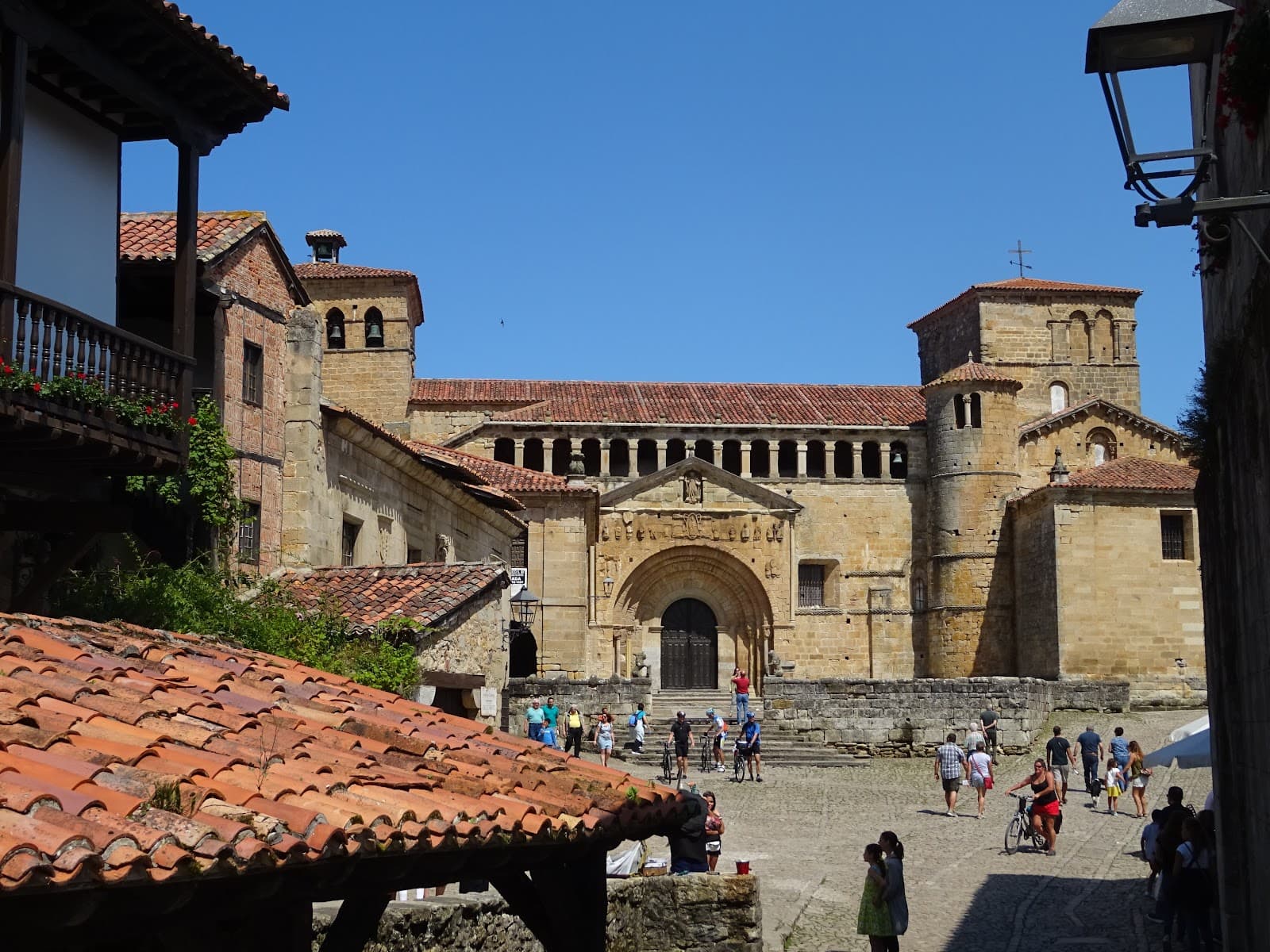 Colegiata de Santa Juliana Santillana del Mar - Image 1