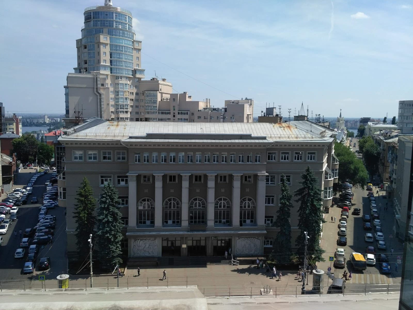 Prospekt Revolyutsii - Image 1