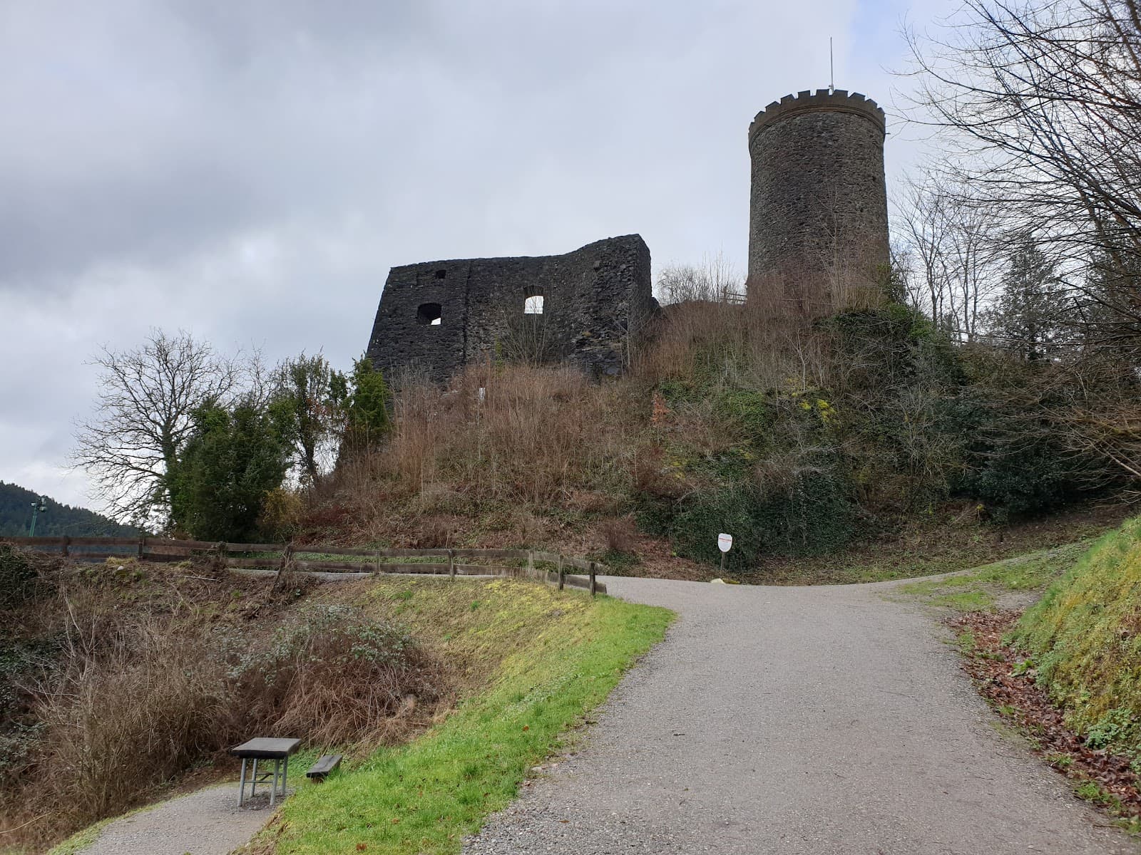 Husen Castle Ruins Hausach - Image 1