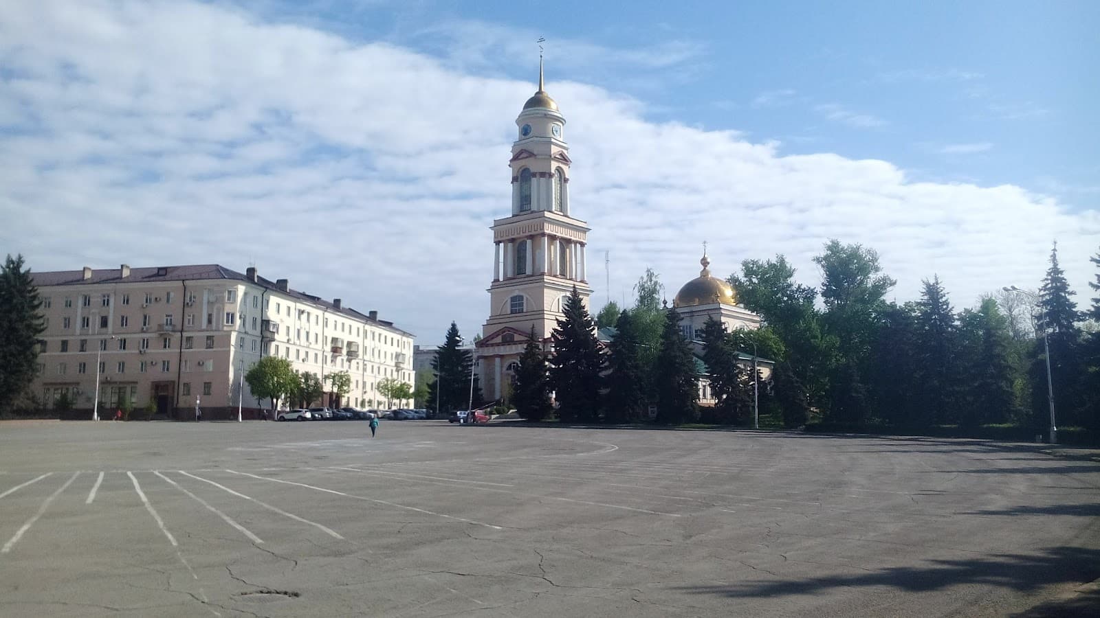 Sobornaya Square - Image 1