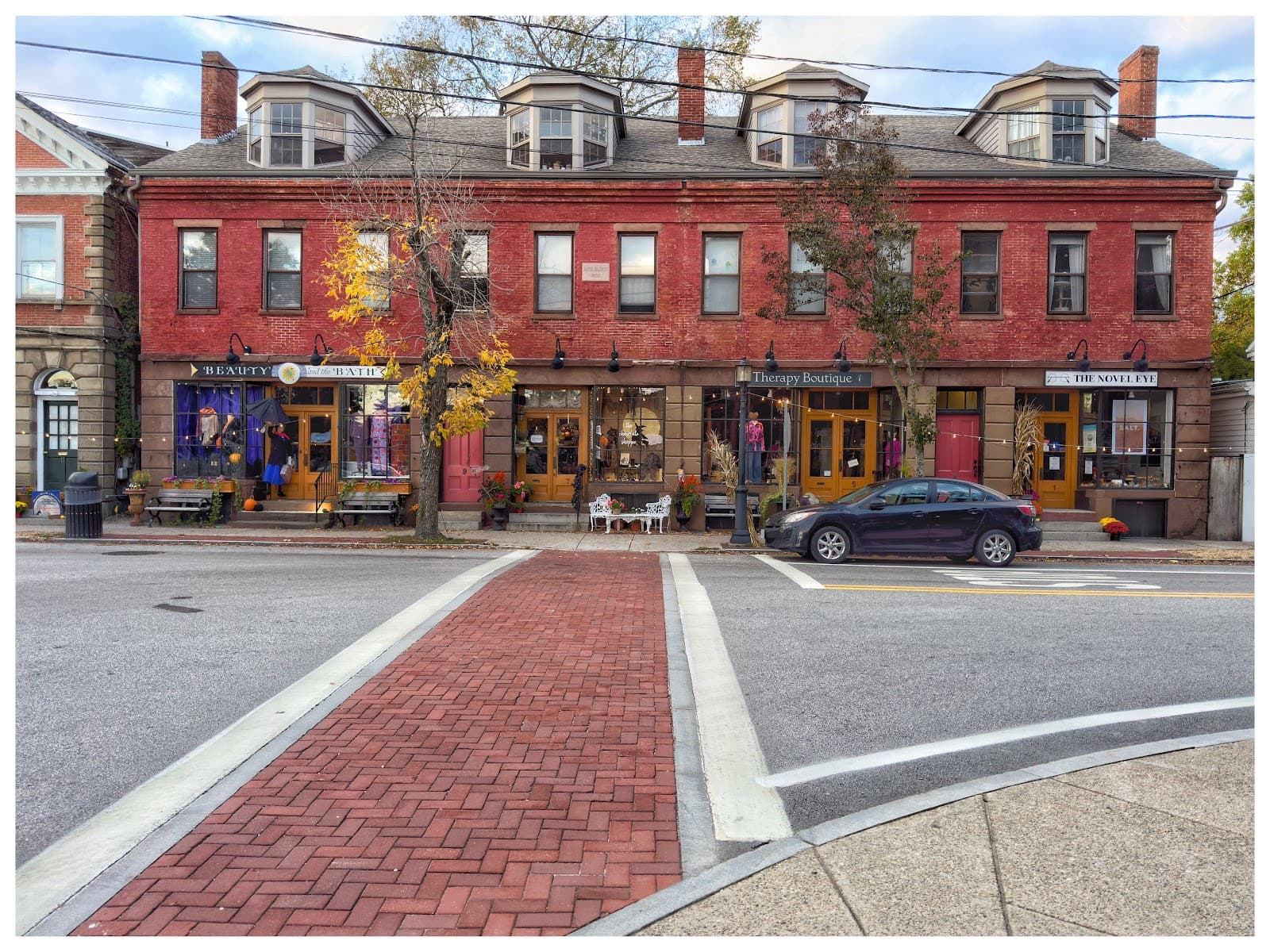 Wickford Village - Image 1