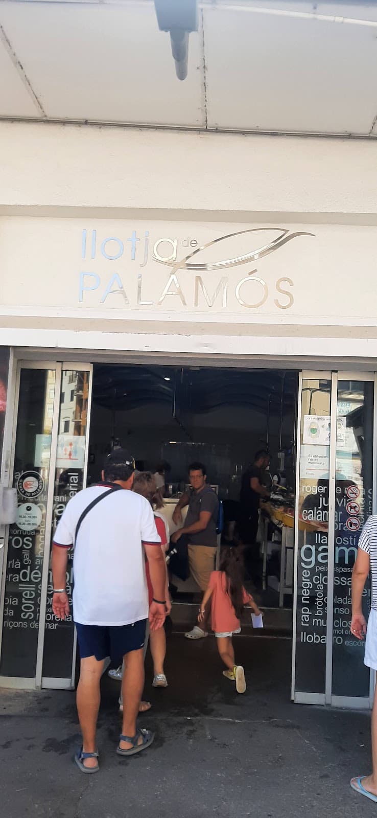 La Llotja de Cambrils (Fish Auction) - Image 1