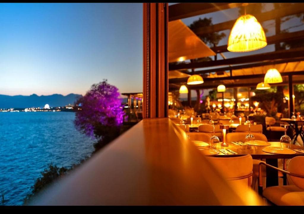 Ocean View Cafe - Image 1