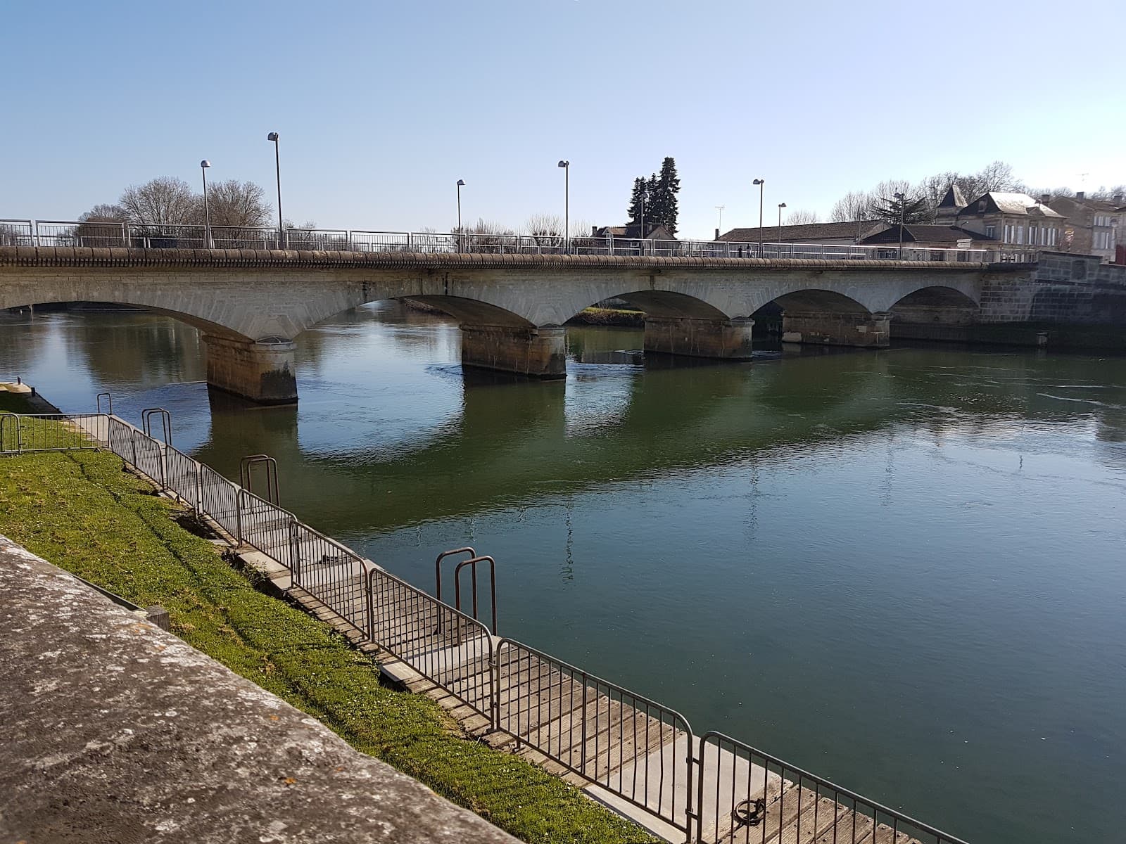 Jarnac (Town) - Image 1