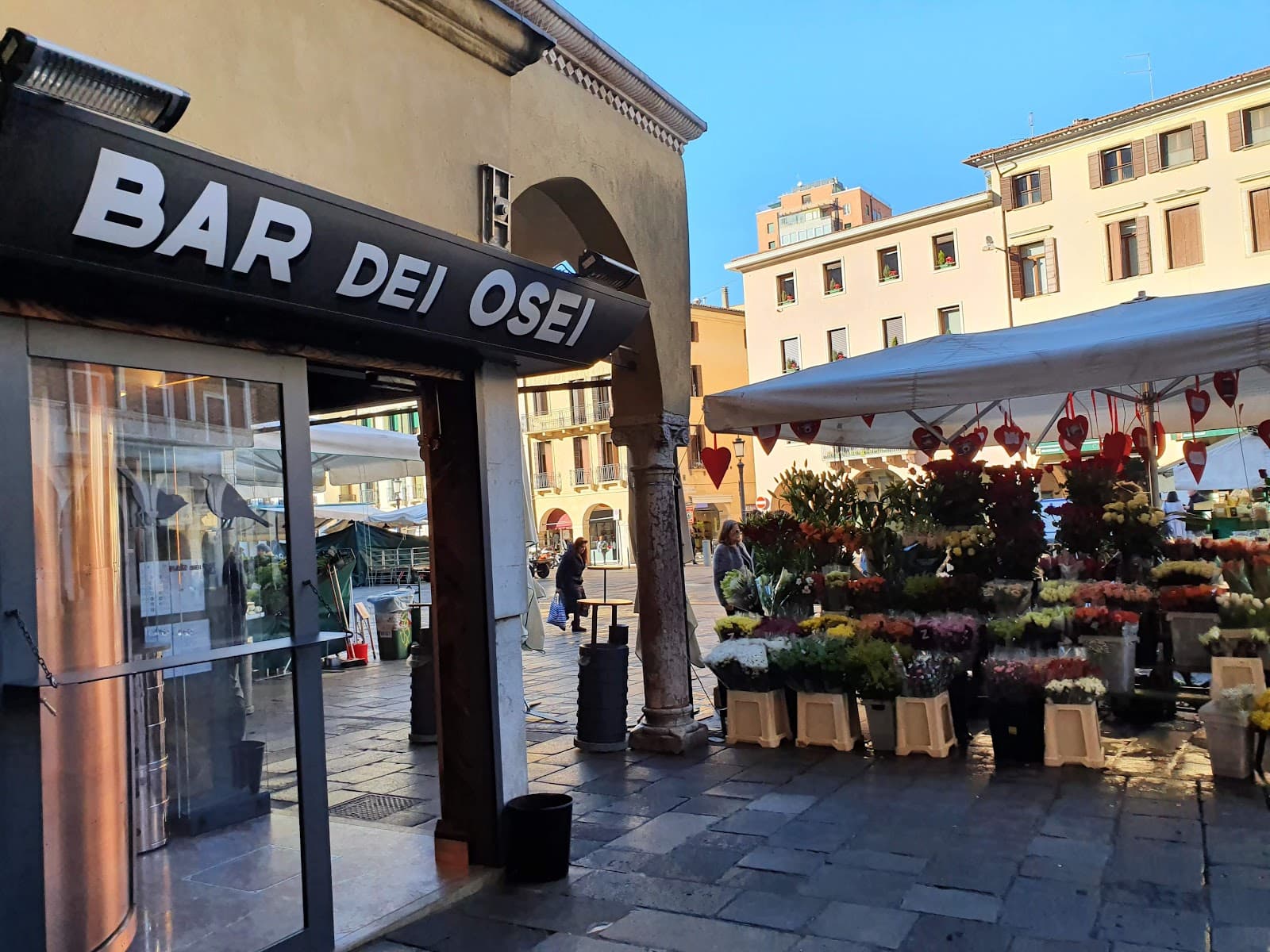 Sotto il Salone Market - Image 1