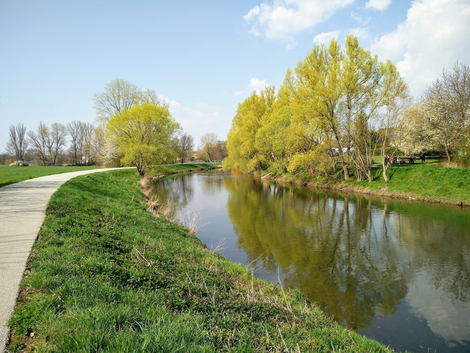 Niddapark Frankfurt - Image 1