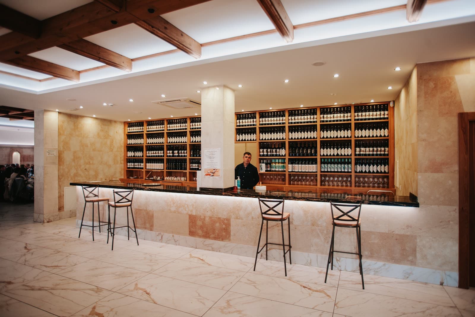 Bodega Divina Proporción - Image 1