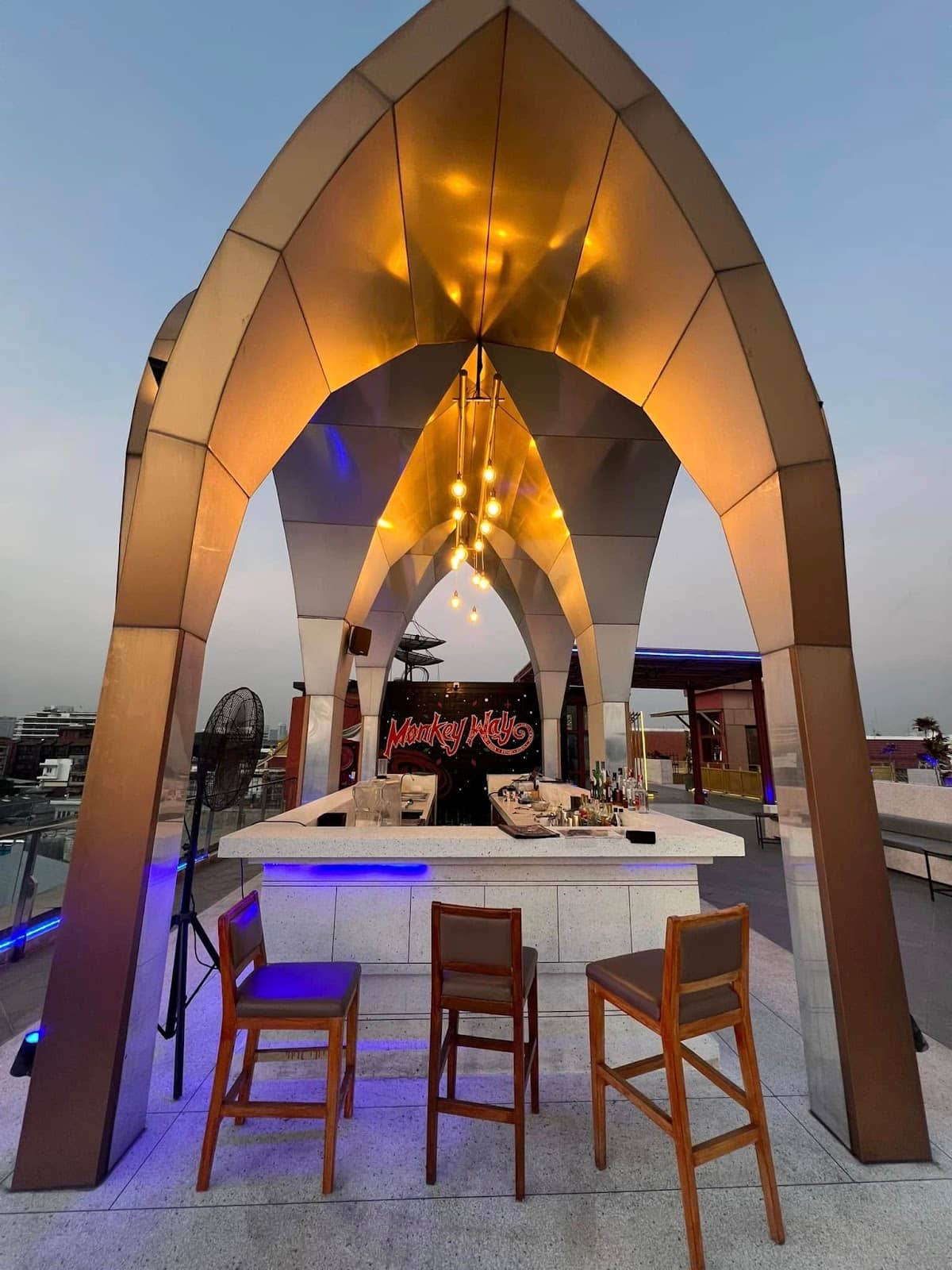 Vibrant Rooftop Atmosphere