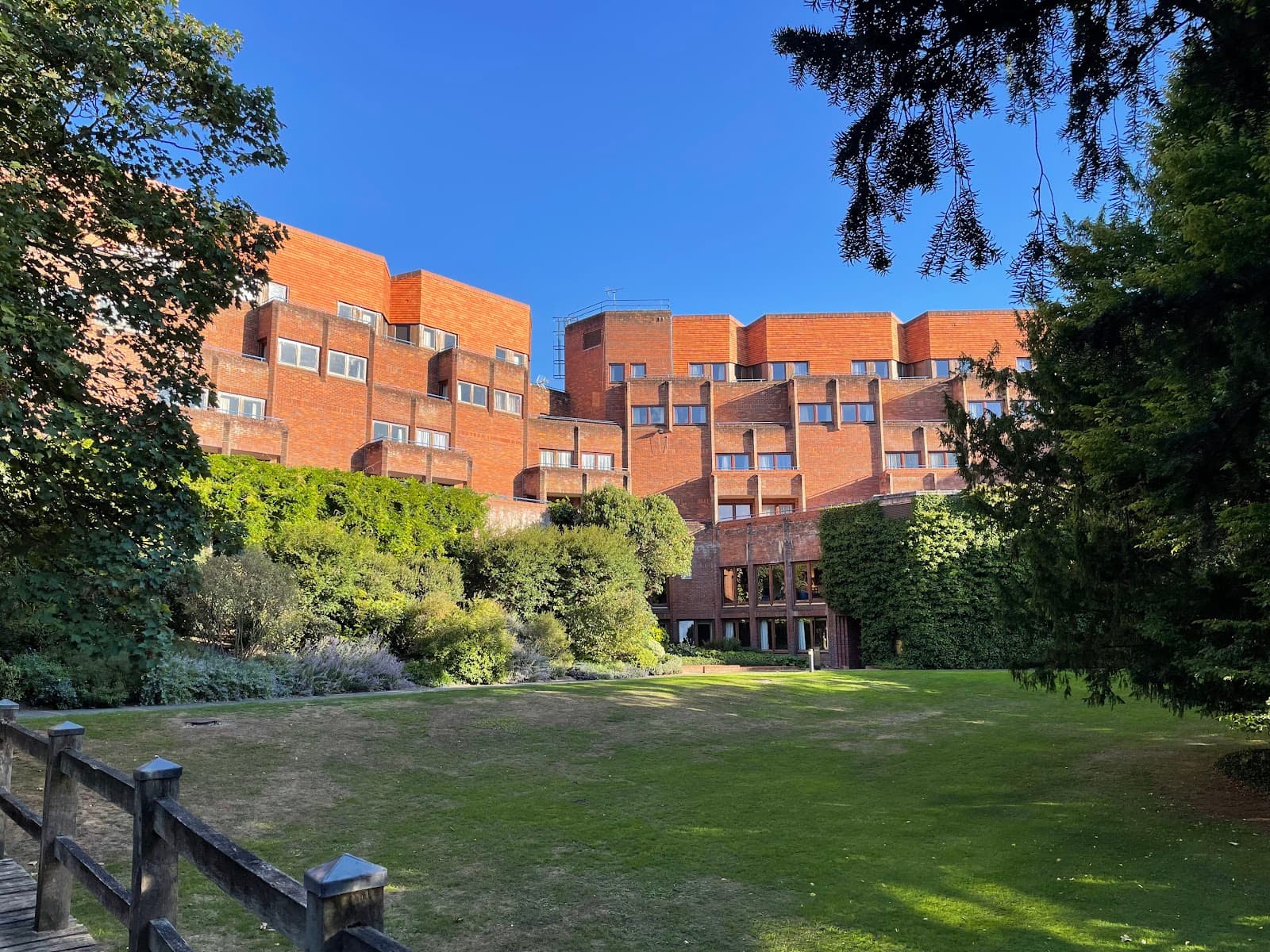 Robinson College Cambridge - Image 1