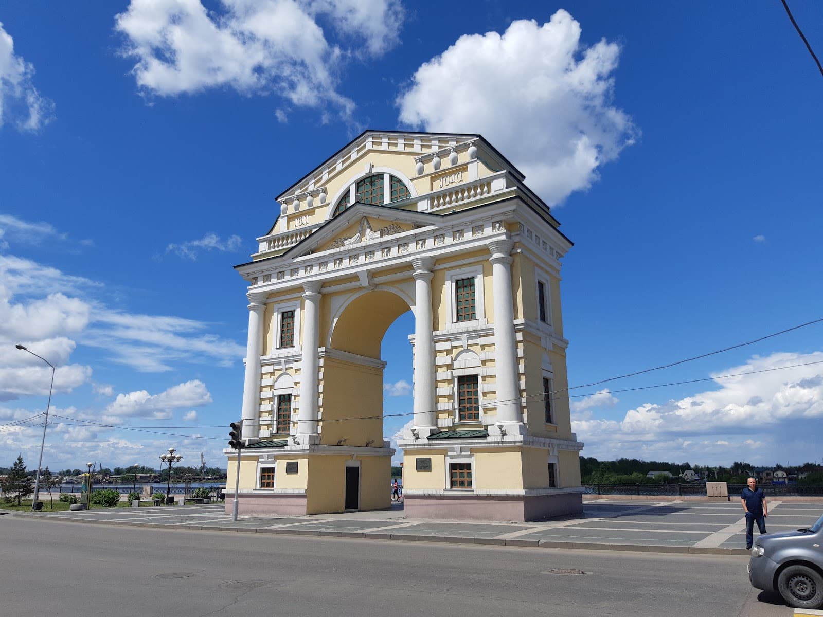 Moscow Triumphal Gate - Image 1