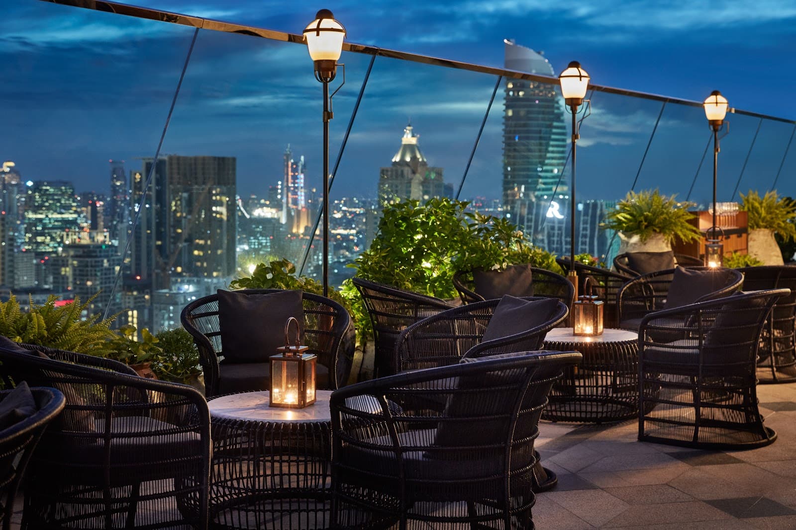 Penthouse Bar + Grill - Image 1