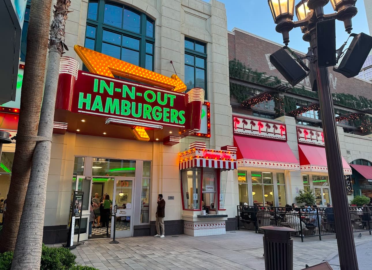 In-N-Out Burger - Image 1
