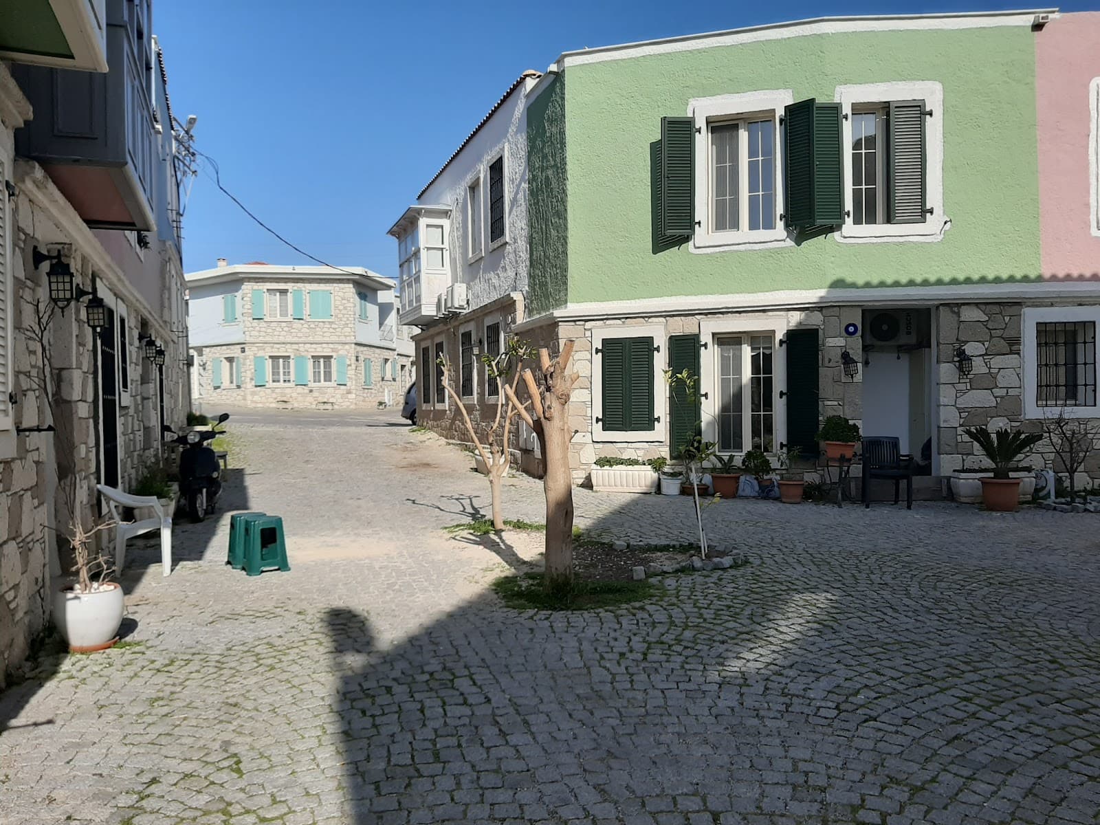 Reisdere Village - Image 1