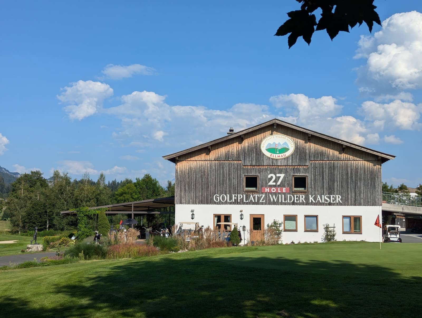 Panoramic Mountain Views