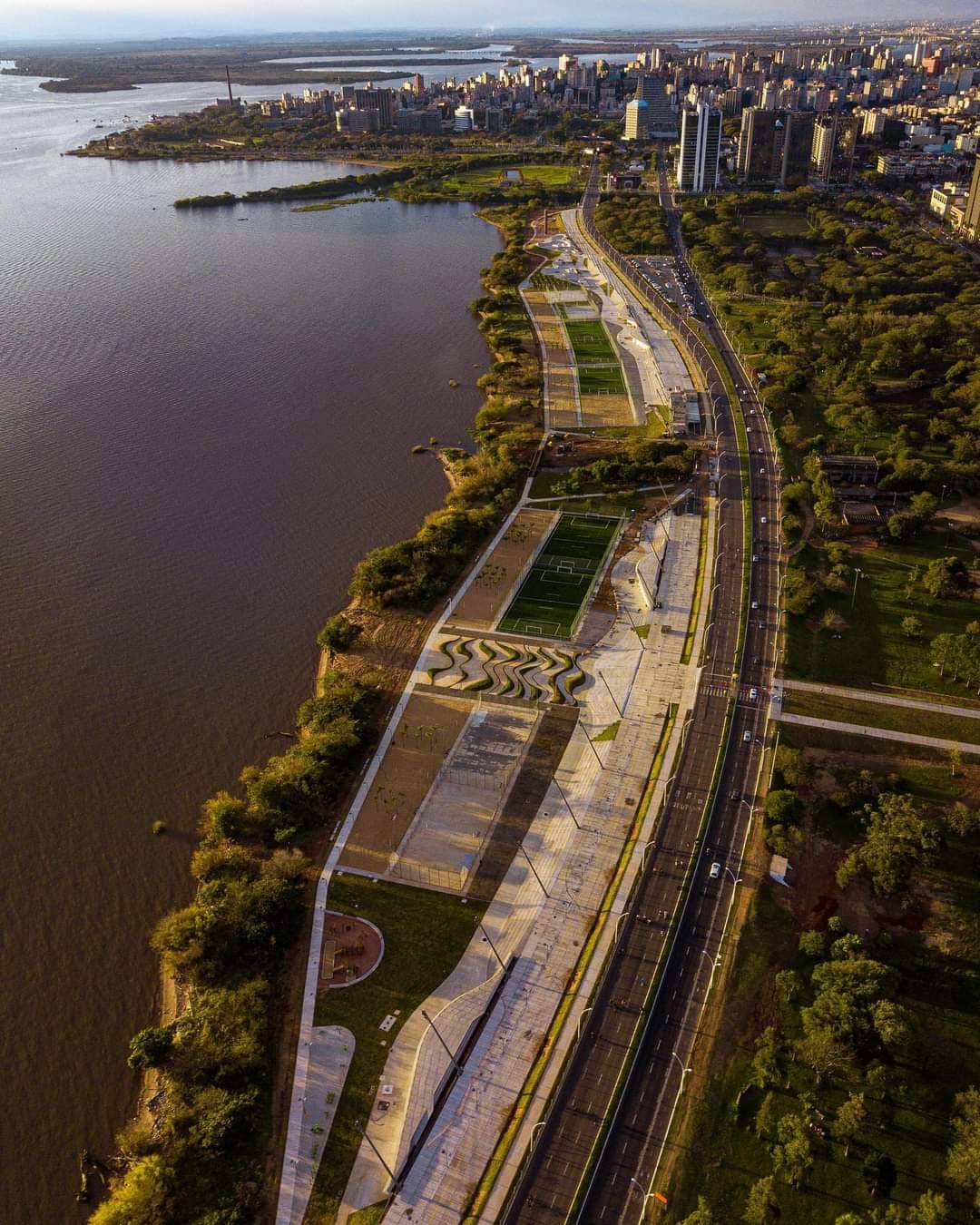 Guaíba waterfront - Image 1