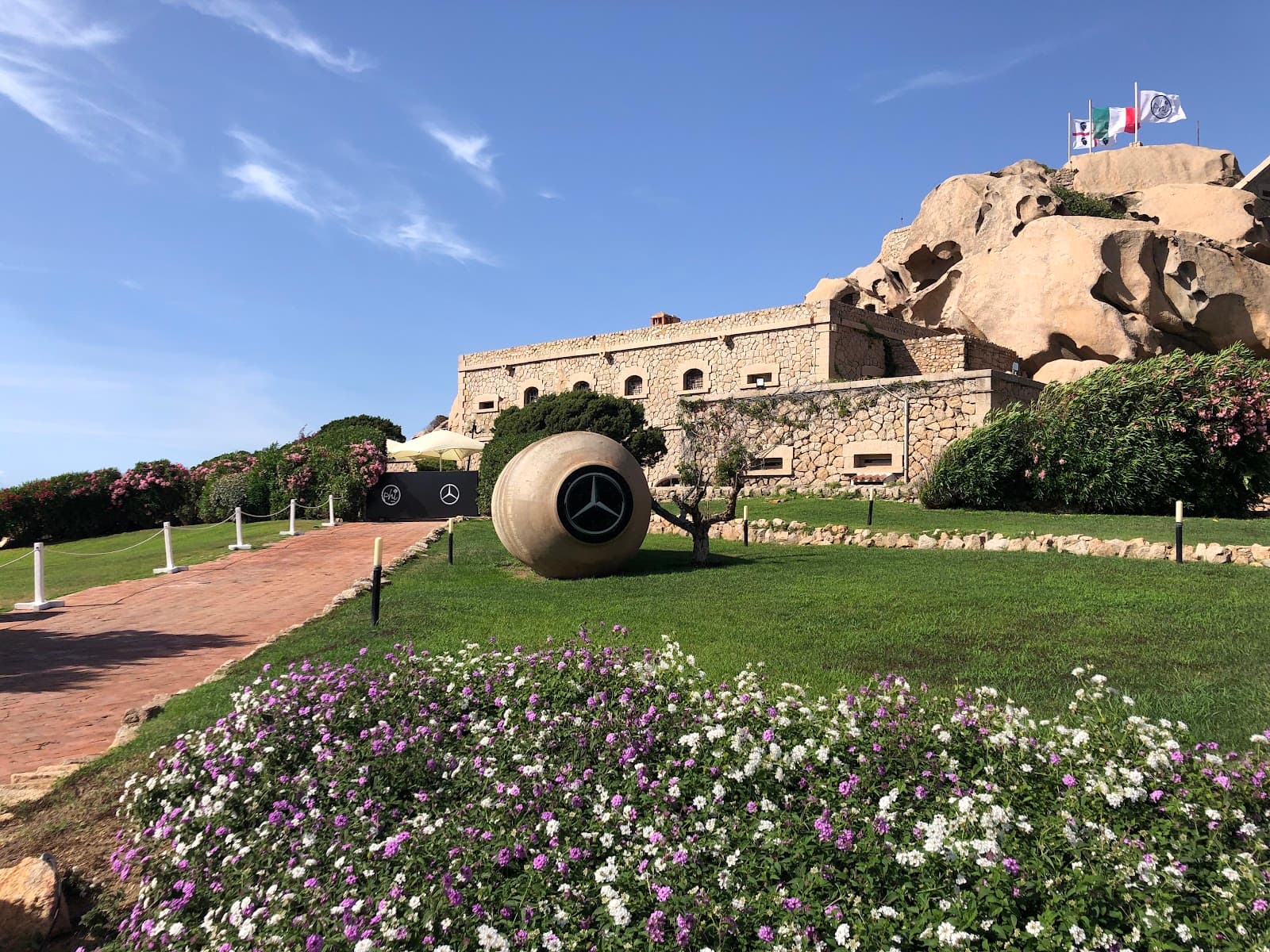 Phi Beach Baja Sardinia - Image 1