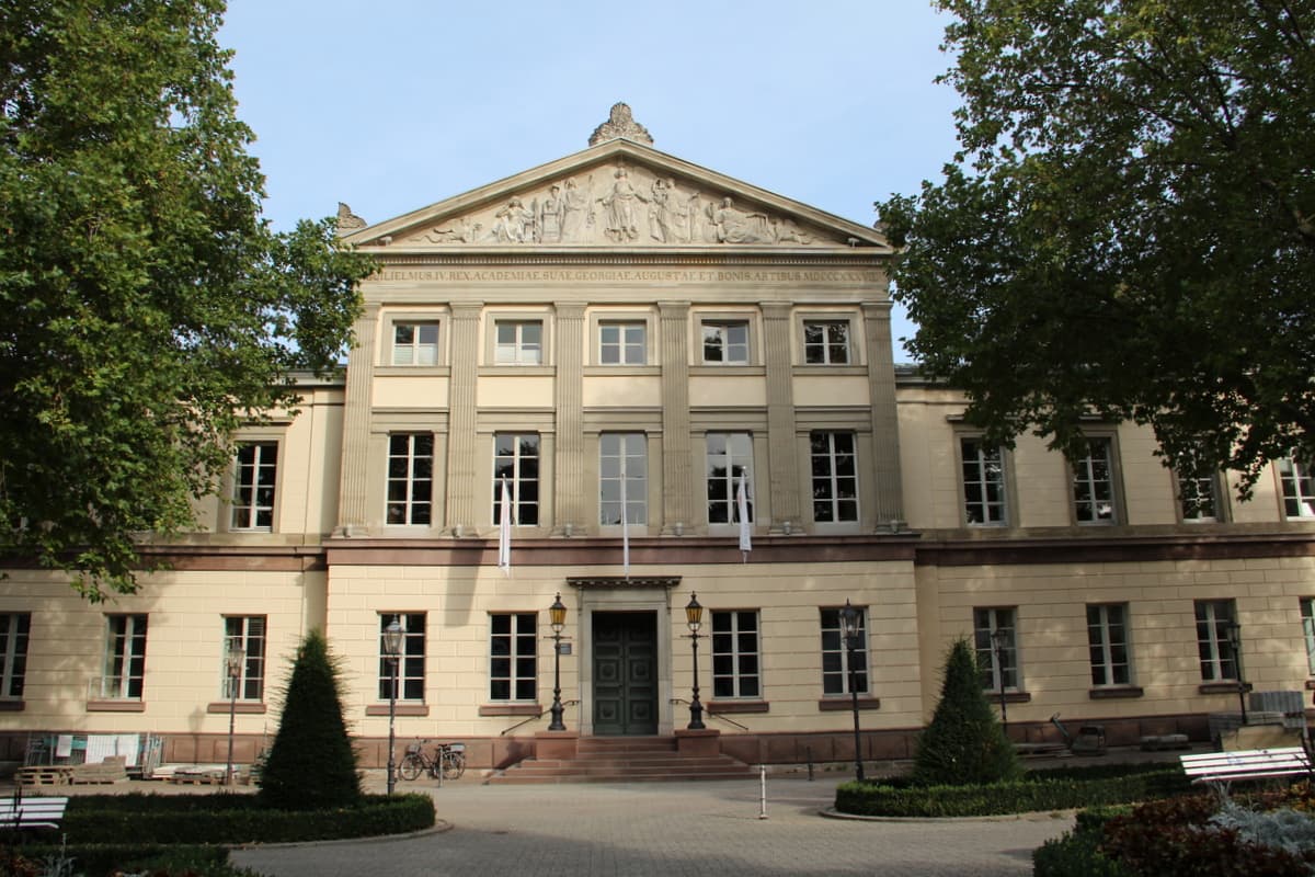 University Aula am Wilhelmsplatz - Image 1