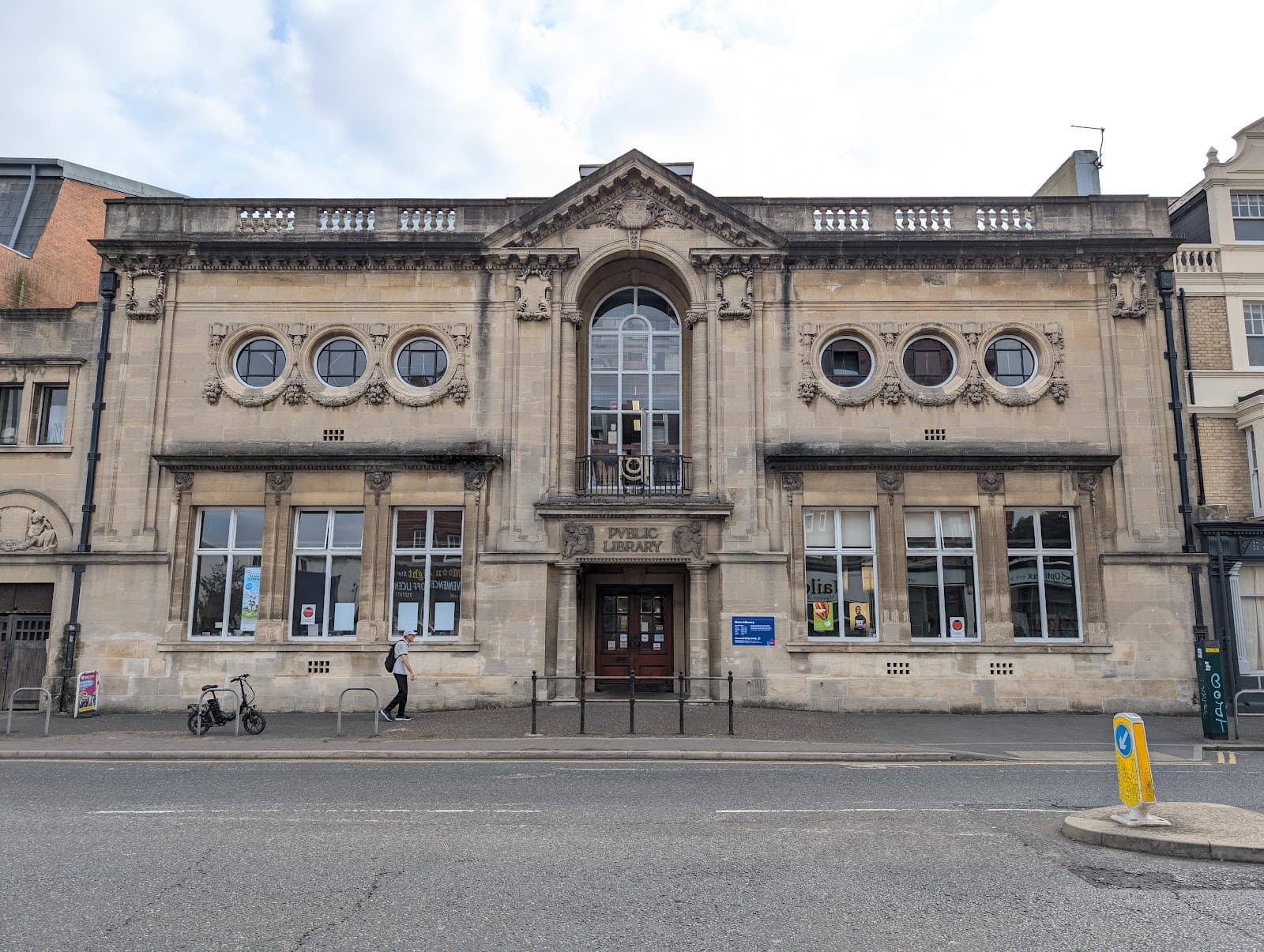 Hove Library - Image 1