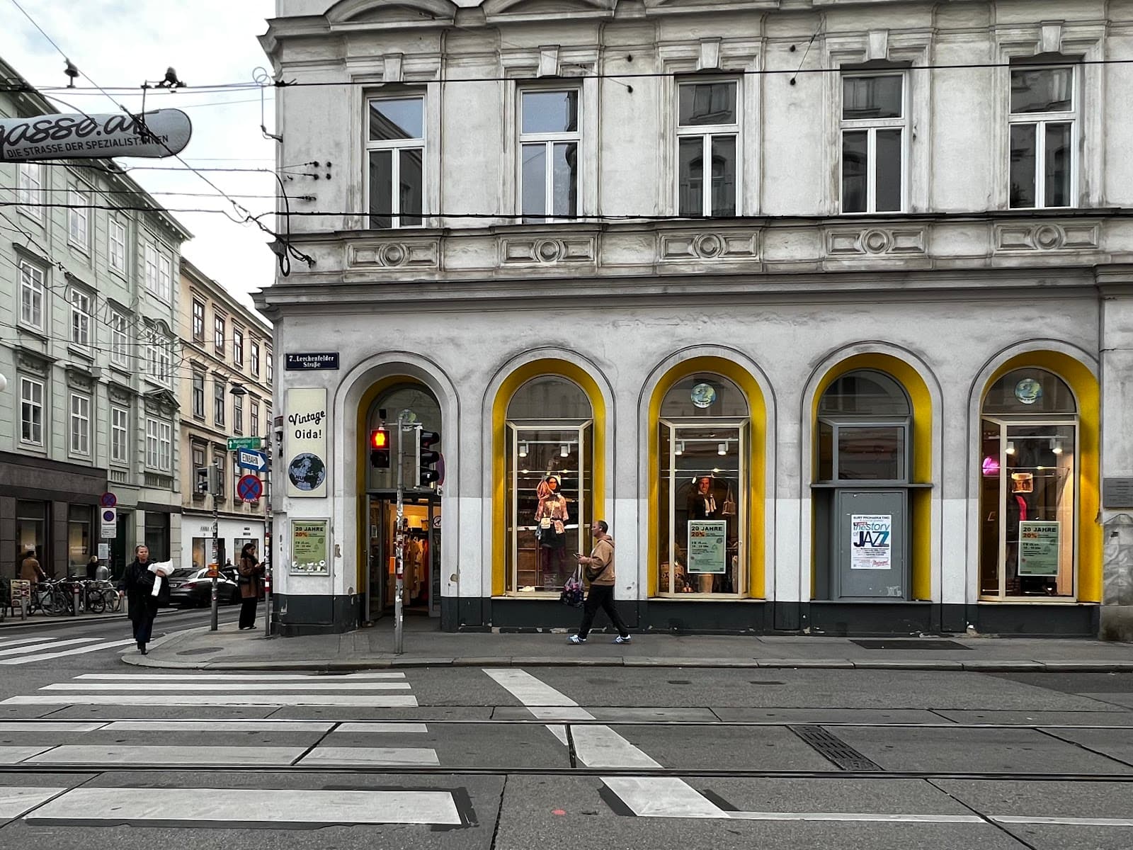 Humana Second Hand Shop - Image 1